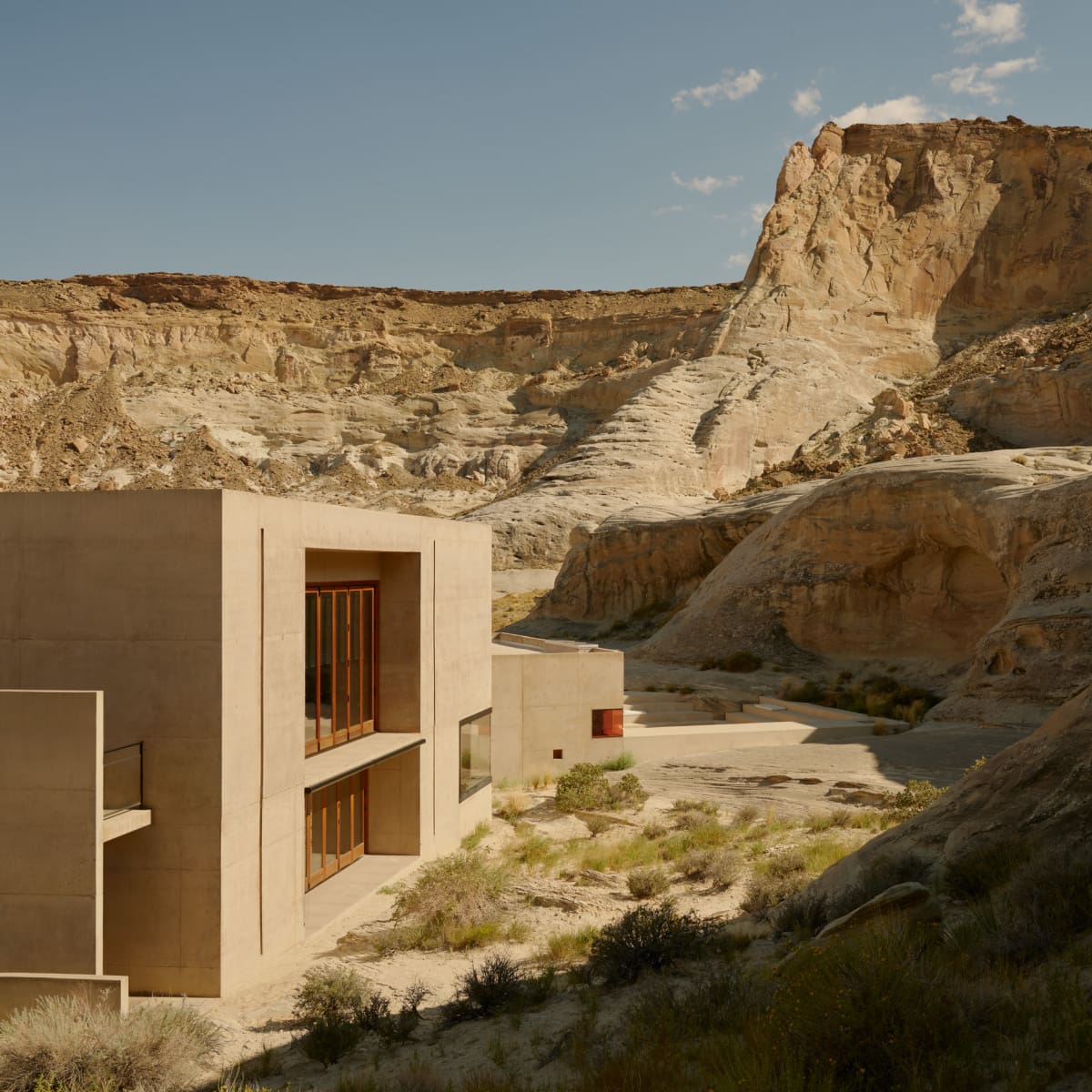 Amangiri offers an unmatched desert luxury experience with its modern architecture, dramatic landscapes, and exclusive privacy—ideal for minimalist, editorial-style destination weddings in Southern Utah.