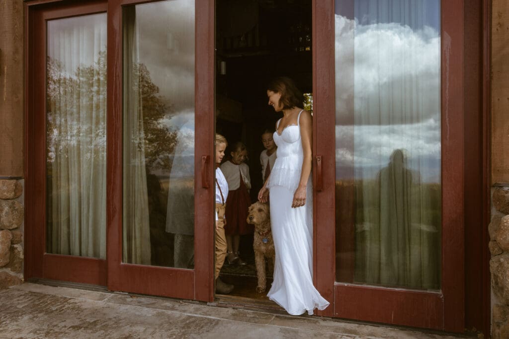 Utah backyard wedding getting ready